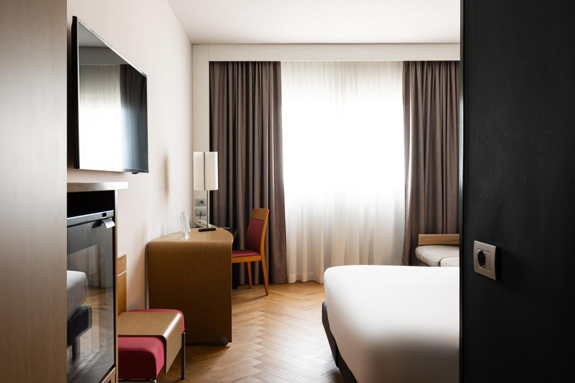 Novotel Sud Hotel 4*